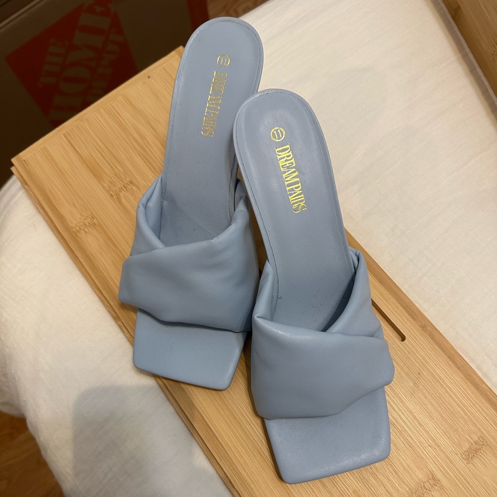 Blue dream pairs, never worn